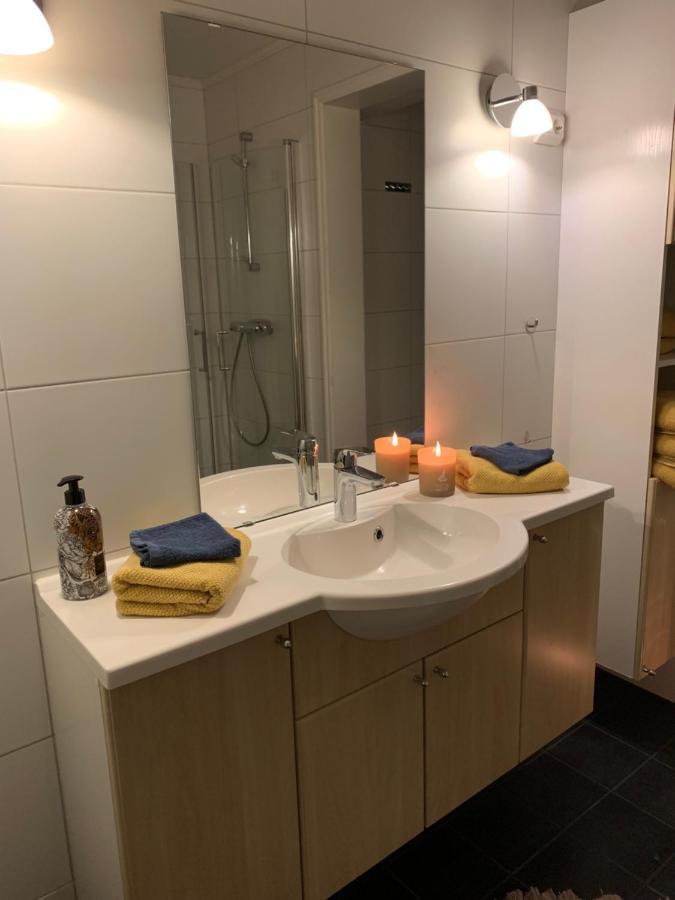 Kvaloya Apartment By The Sea Tromso Bagian luar foto
