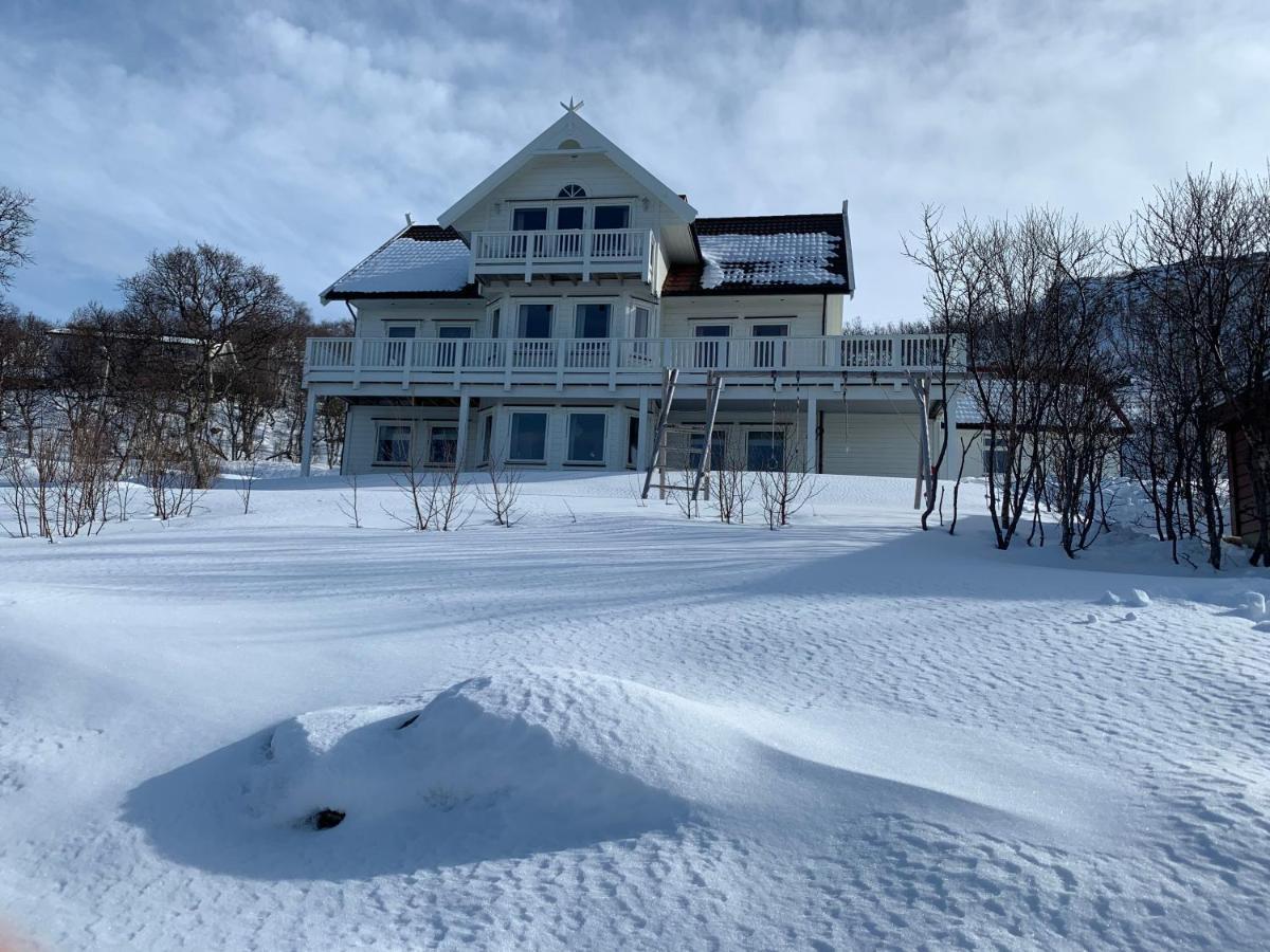 Kvaloya Apartment By The Sea Tromso Bagian luar foto