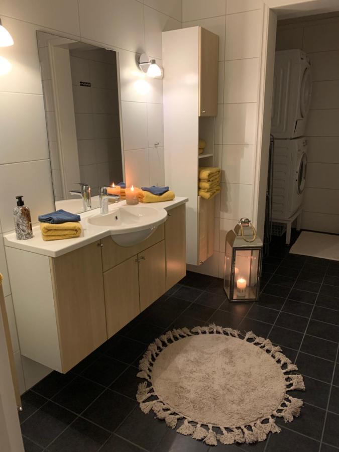 Kvaloya Apartment By The Sea Tromso Bagian luar foto