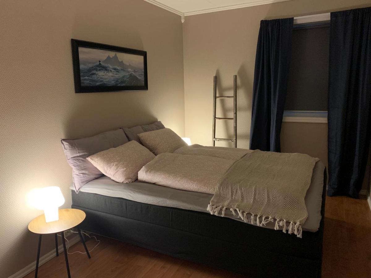 Kvaloya Apartment By The Sea Tromso Bagian luar foto
