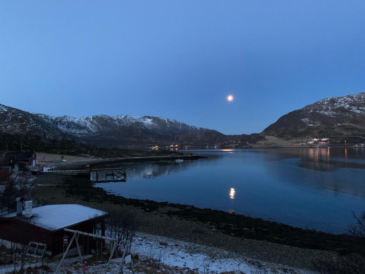Kvaloya Apartment By The Sea Tromso Bagian luar foto
