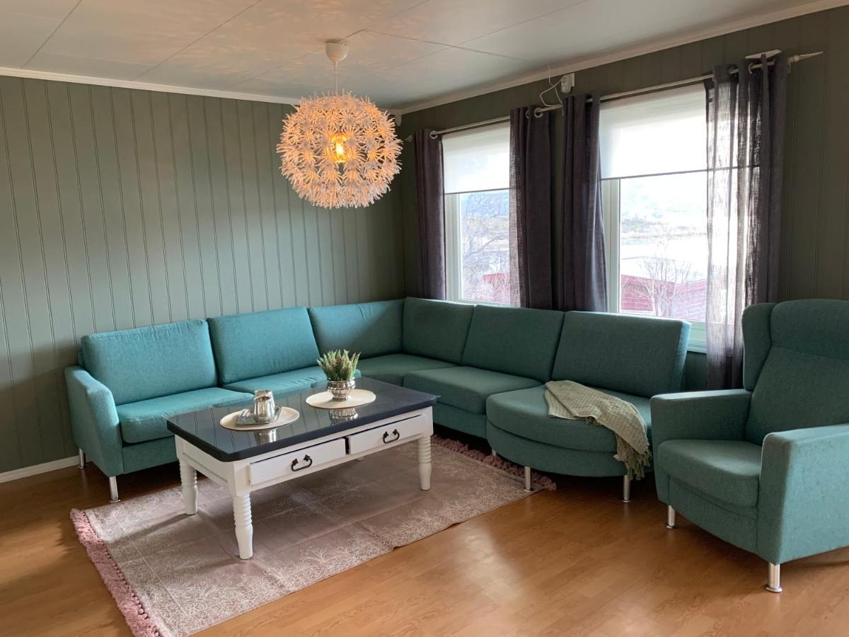Kvaloya Apartment By The Sea Tromso Bagian luar foto