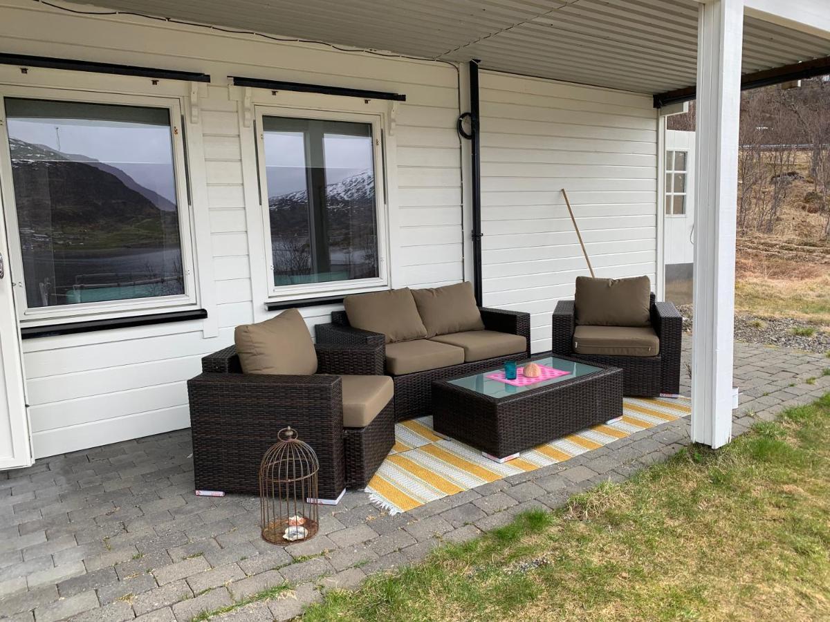 Kvaloya Apartment By The Sea Tromso Bagian luar foto